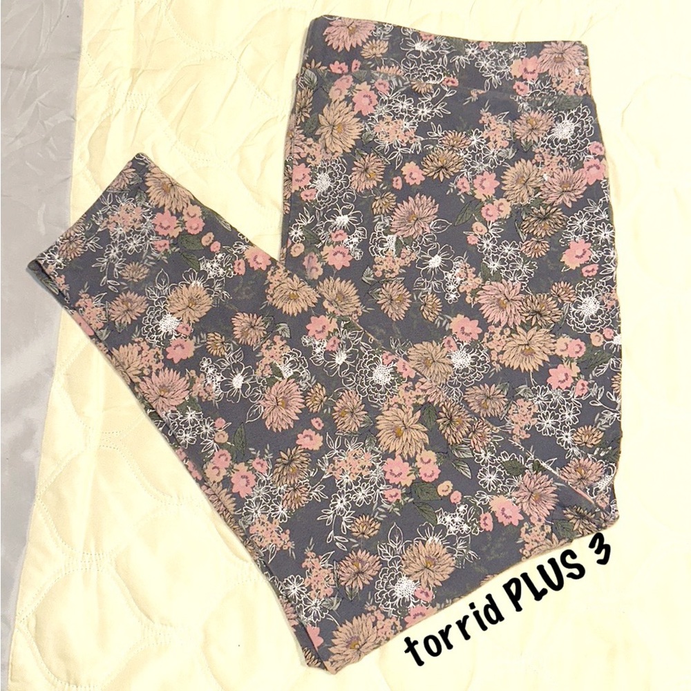 Torrid Gray Floral Leggings EUC SZ 1x-3X